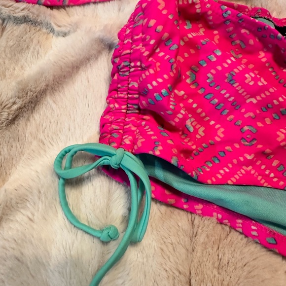 Bikini - Picture 3 of 7